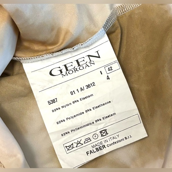 One-Shoulder Watercolor Top
US 8
Like New / Never Worn
Made in Italy - Picture 11 of 11